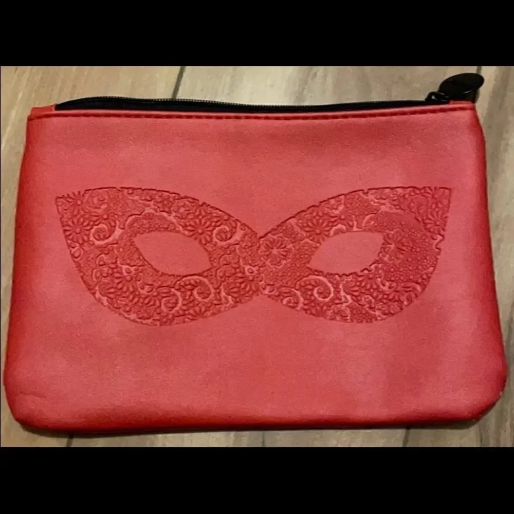 Bundle NWT Red Floral DraperJames Face mask Ipsy
